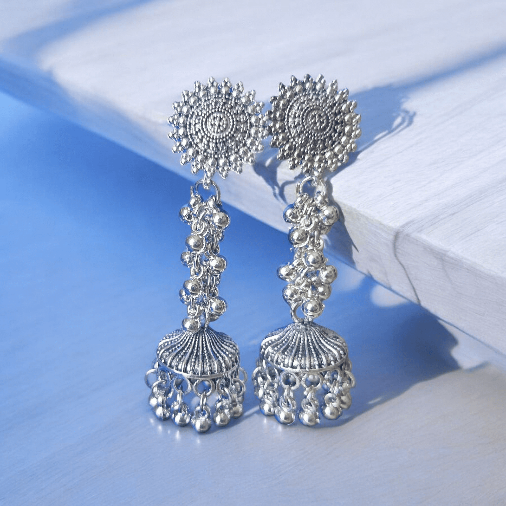 Oxidized silver earrings in elegant lavender Selenesima